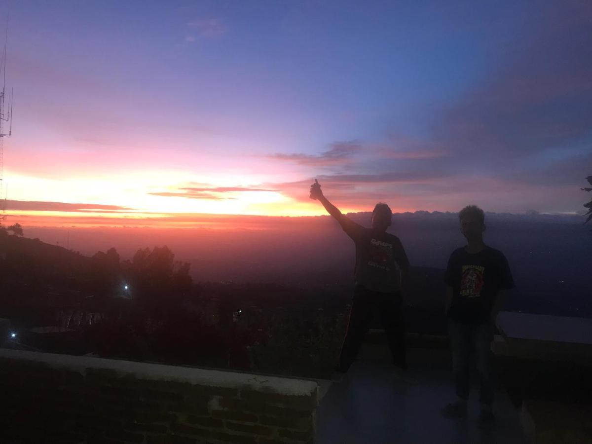 De Villa Cetho Karanganyar  외부 사진