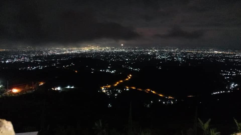 De Villa Cetho Karanganyar  외부 사진